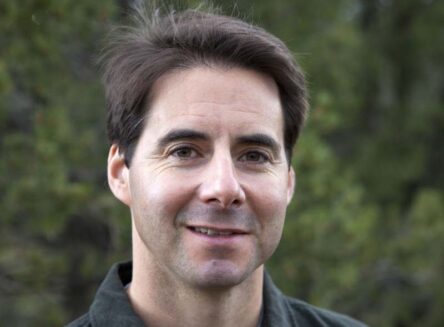 peter hessler portrait